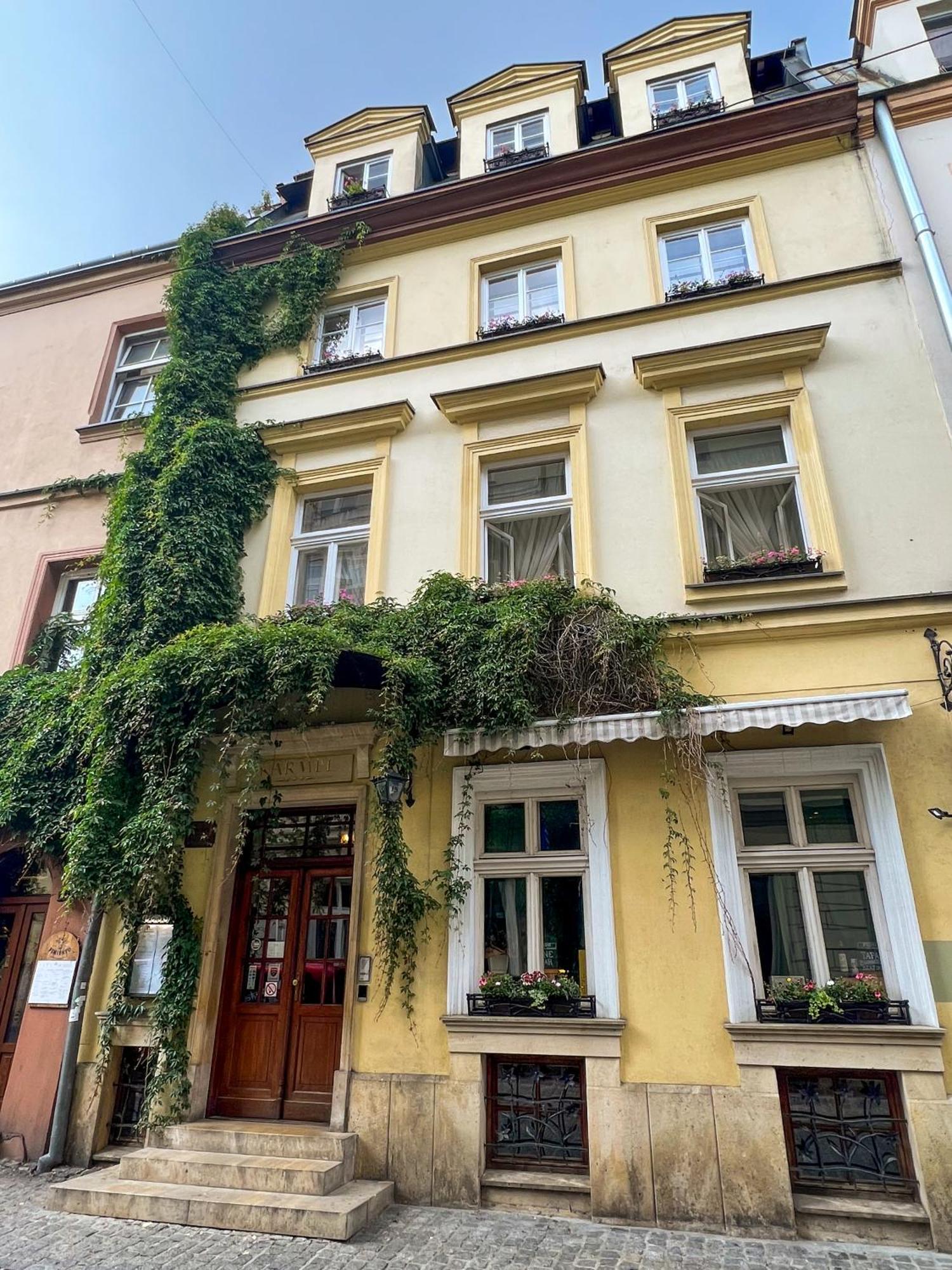 Aparthotel Karmel Krakow Ngoại thất bức ảnh