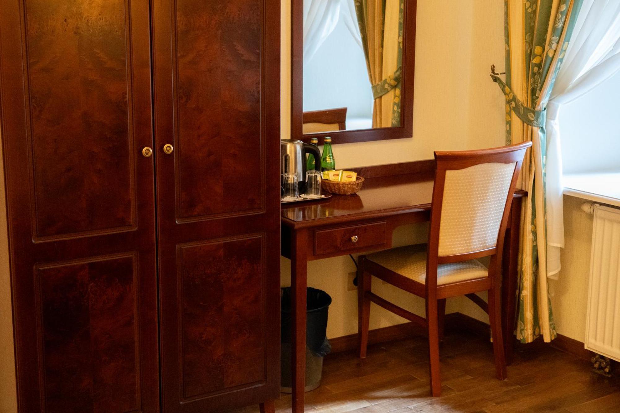 Aparthotel Karmel Krakow Ngoại thất bức ảnh