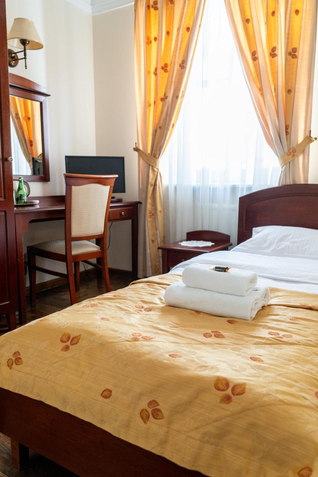 Aparthotel Karmel Krakow Ngoại thất bức ảnh