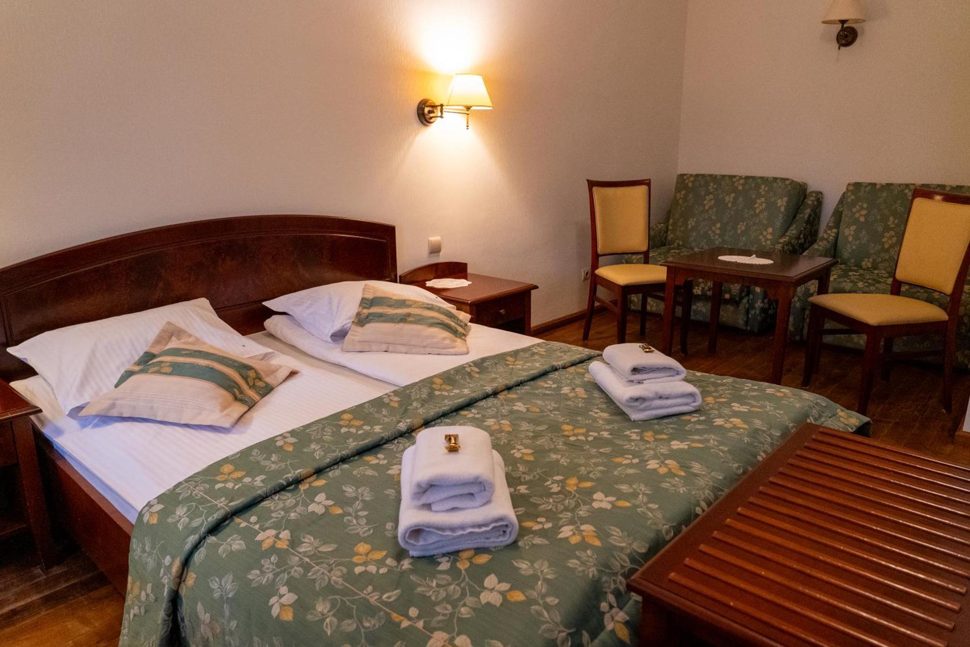 Aparthotel Karmel Krakow Ngoại thất bức ảnh
