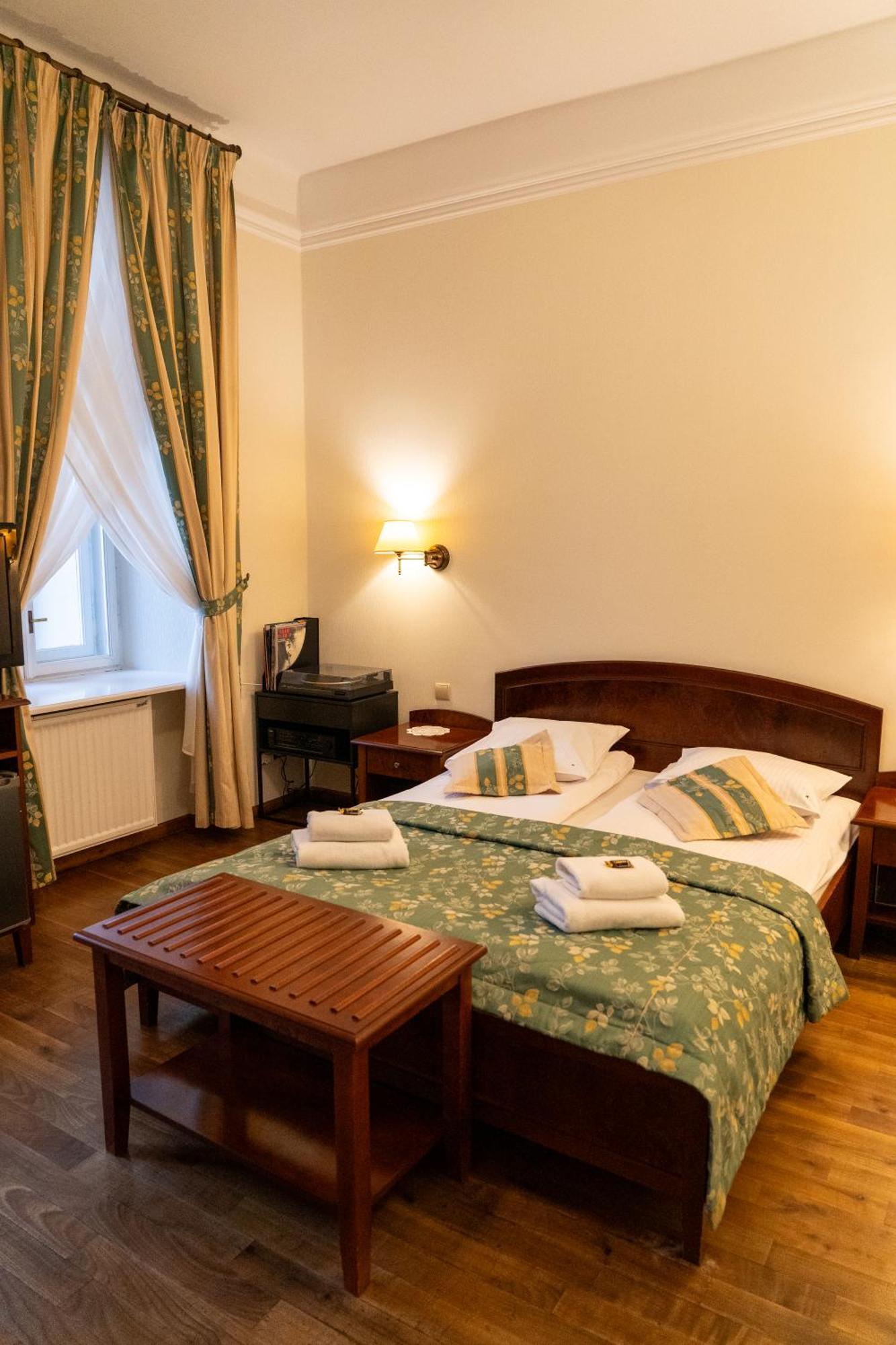 Aparthotel Karmel Krakow Ngoại thất bức ảnh