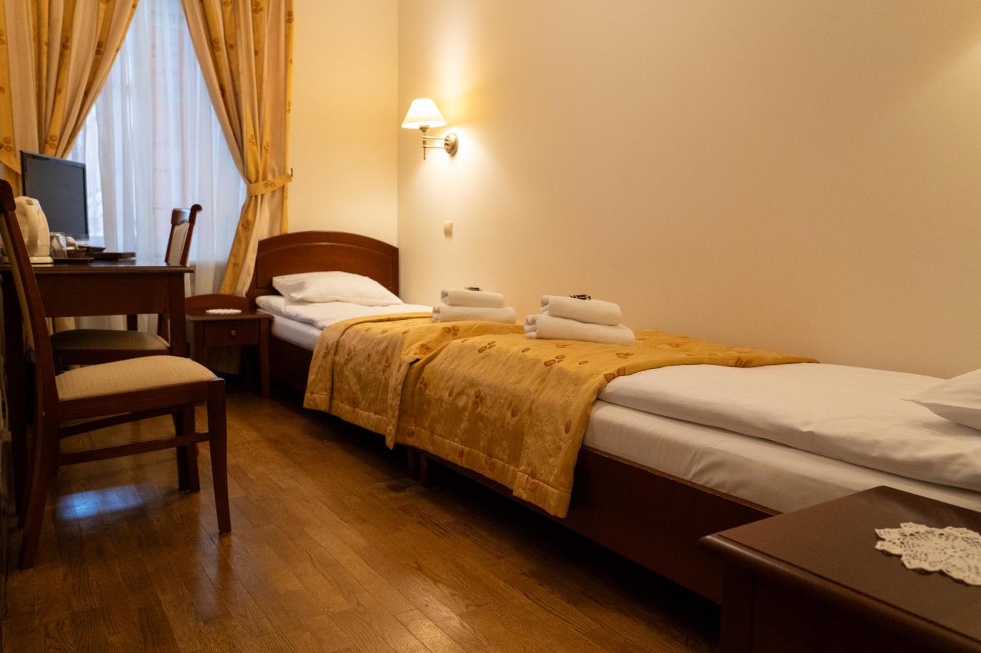 Aparthotel Karmel Krakow Ngoại thất bức ảnh