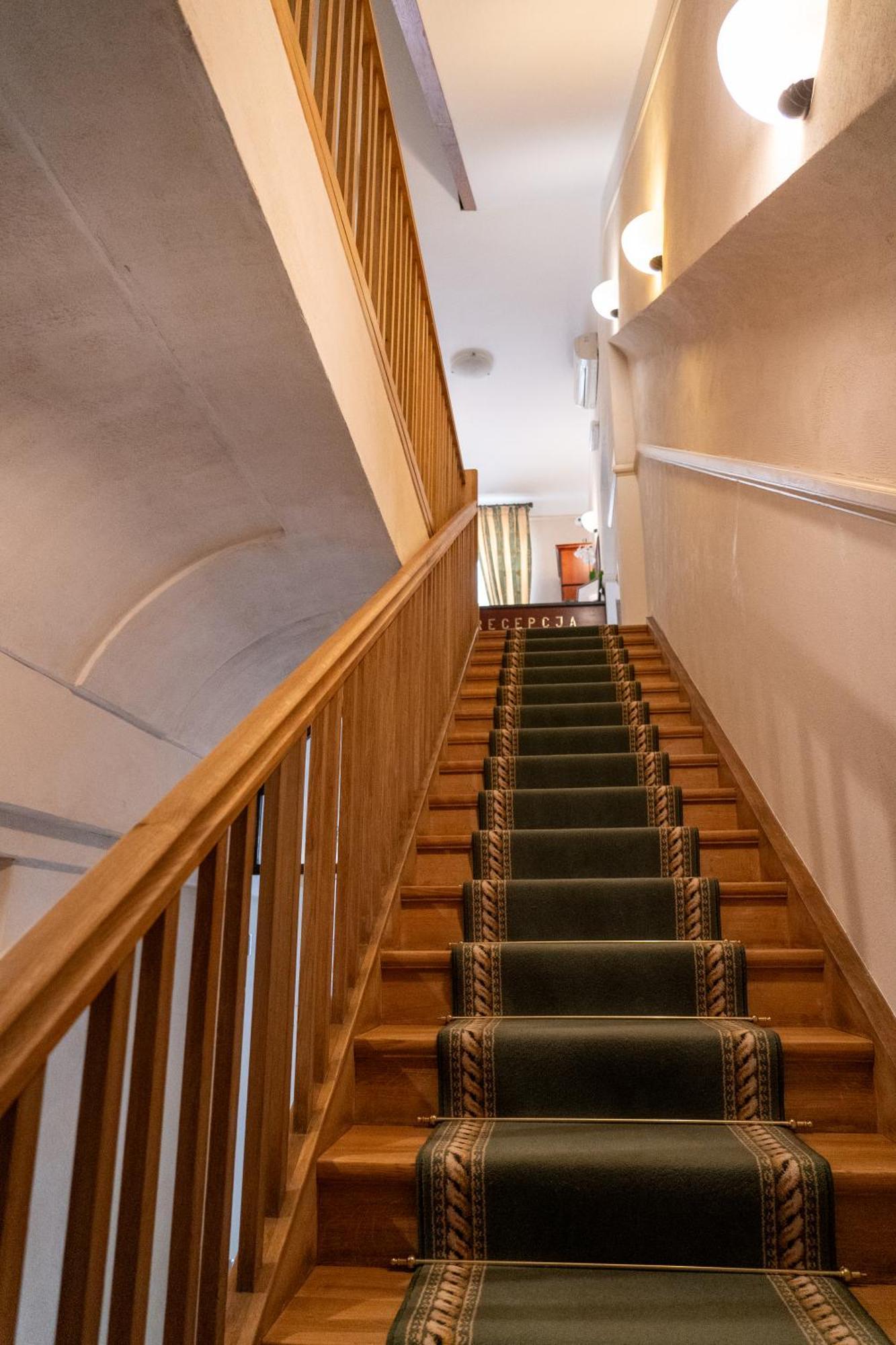 Aparthotel Karmel Krakow Ngoại thất bức ảnh