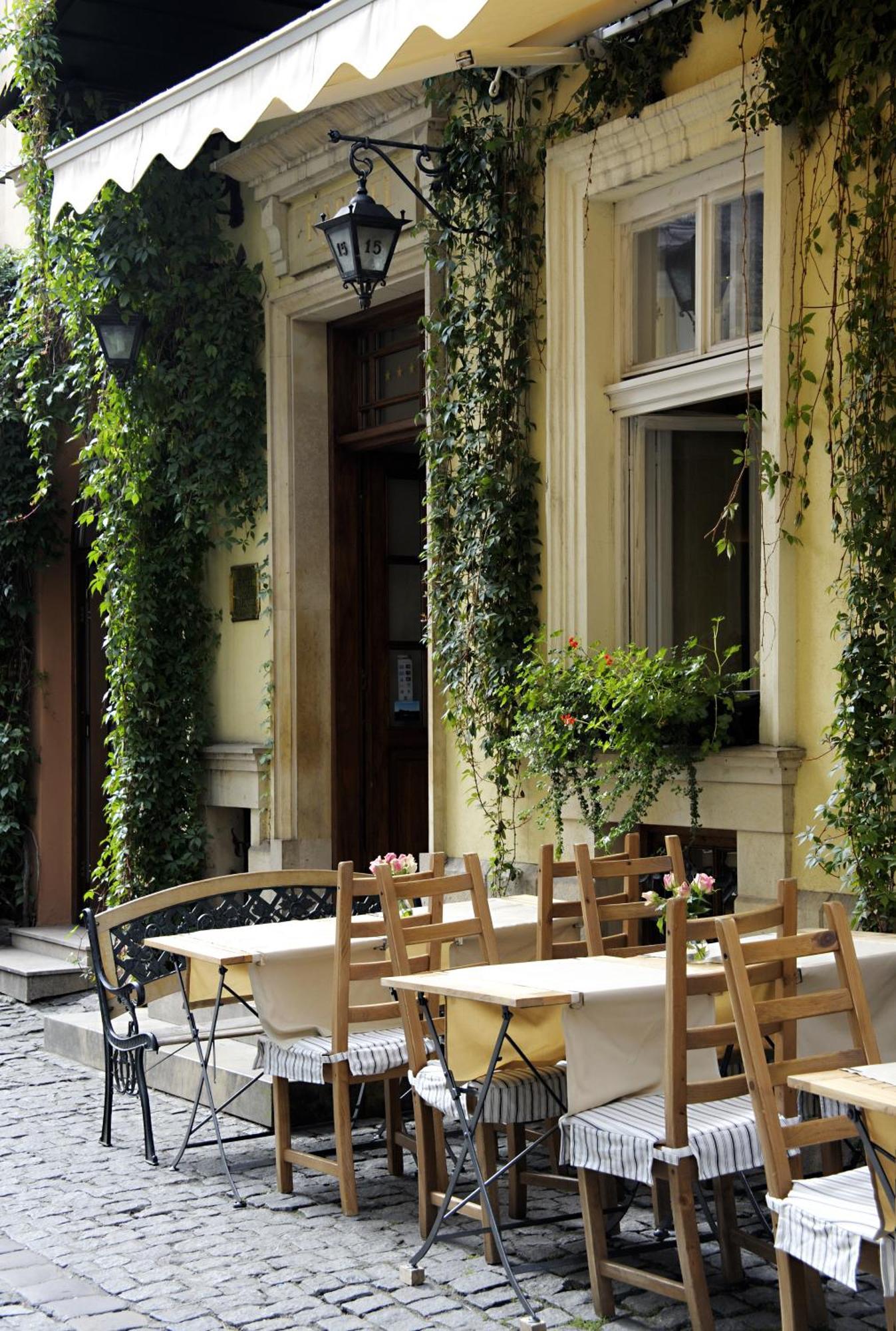 Aparthotel Karmel Krakow Ngoại thất bức ảnh
